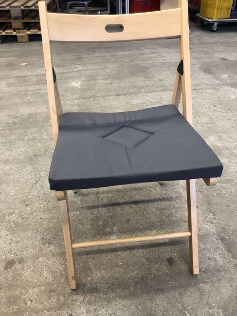 Klappstuhl / Holzstuhl / Stuhl, Stühle - 2082281936 mieten | Erento.ch